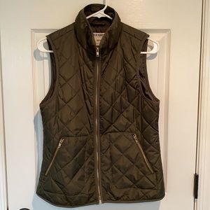 Old Navy Olive Green Quilted Puffer Vest